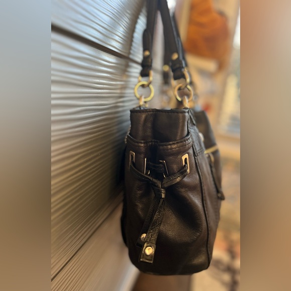 Coach Black Leather Vintage Shoulder Bag with Silver Accents . - Picture 6 of 16